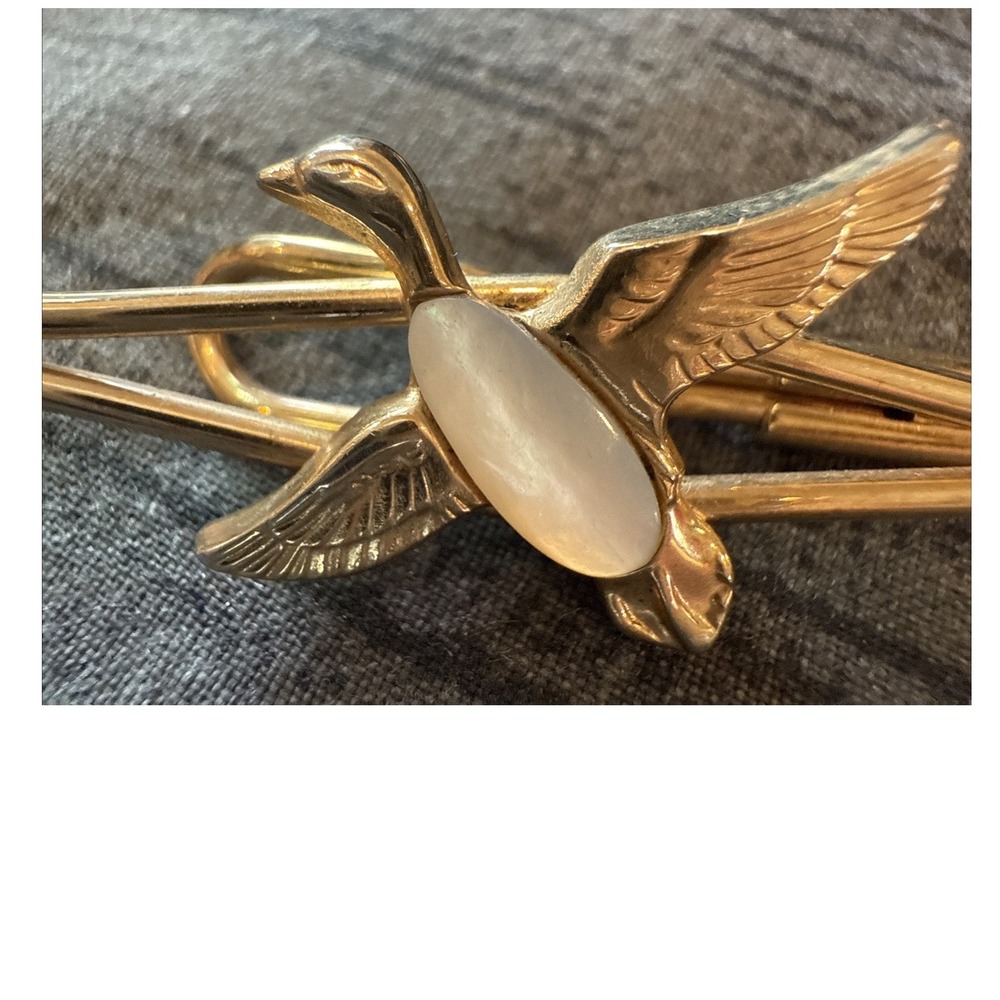 Vtg Signed Swank Gold Plated Duck in Flight Mother of Pearl Inlay 1.75" Tie Clip